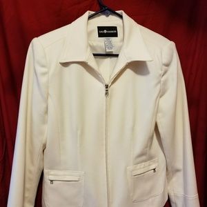 Tailored ivory jacket.